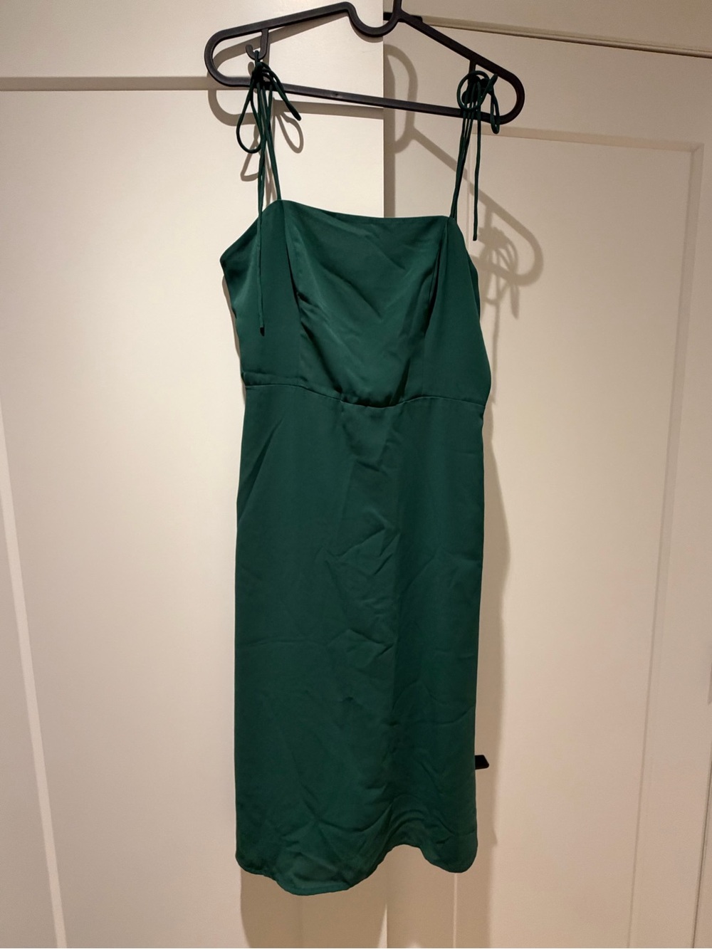 Sleeveless Emerald Green Midi Dress with Tie Straps
